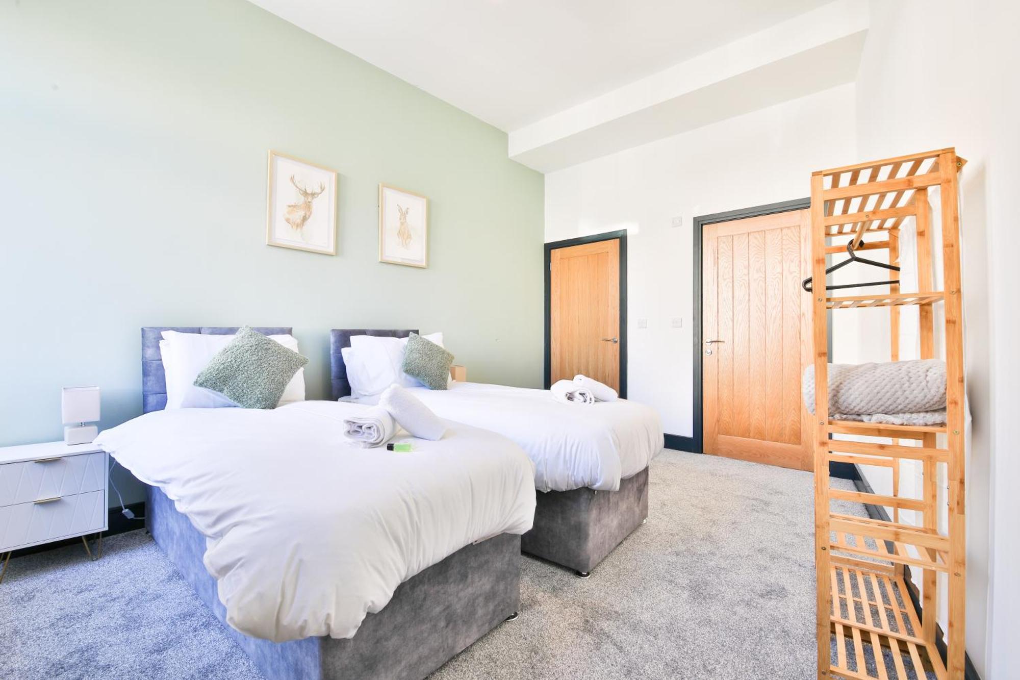 The Kingsway- 2 Bedroom Central Swansea Apartments By Stayright Exterior photo