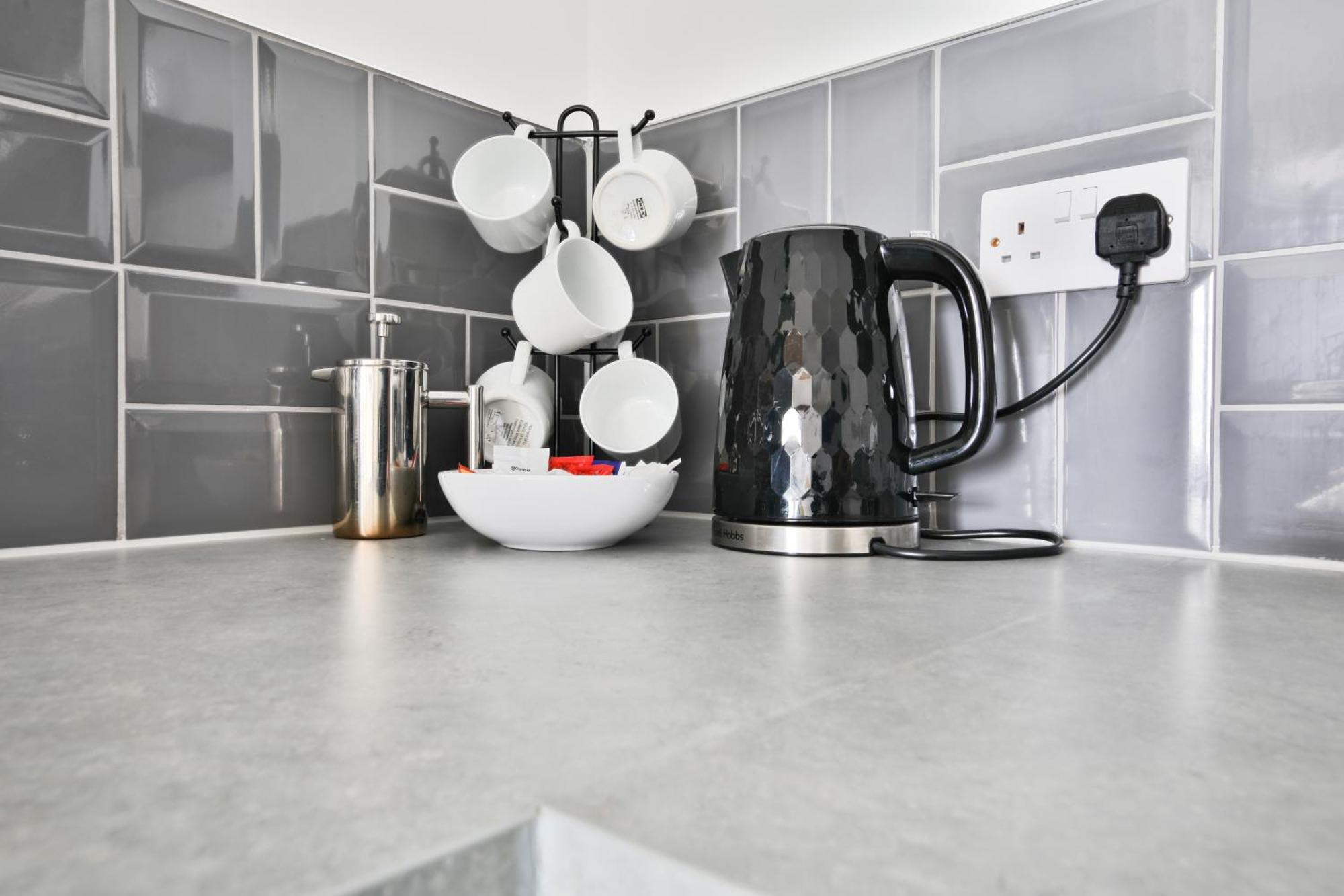 The Kingsway- 2 Bedroom Central Swansea Apartments By Stayright Exterior photo