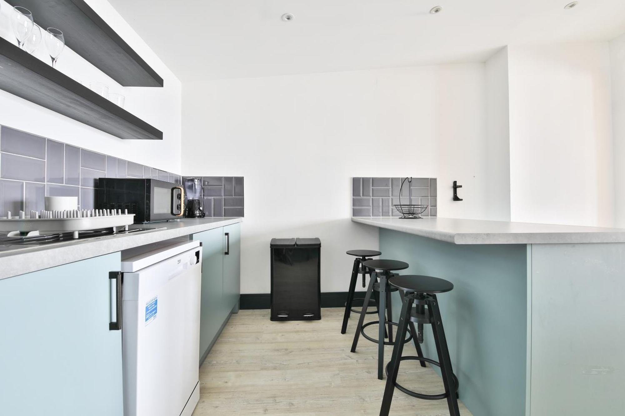 The Kingsway- 2 Bedroom Central Swansea Apartments By Stayright Exterior photo