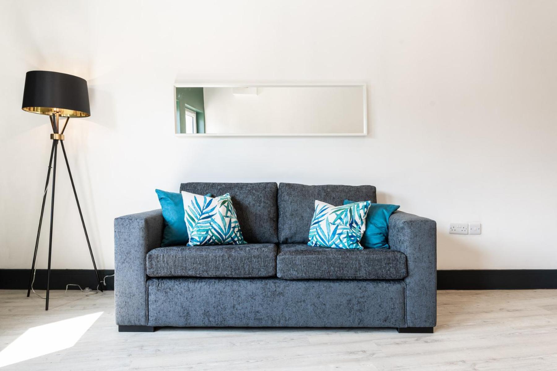 The Kingsway- 2 Bedroom Central Swansea Apartments By Stayright Exterior photo