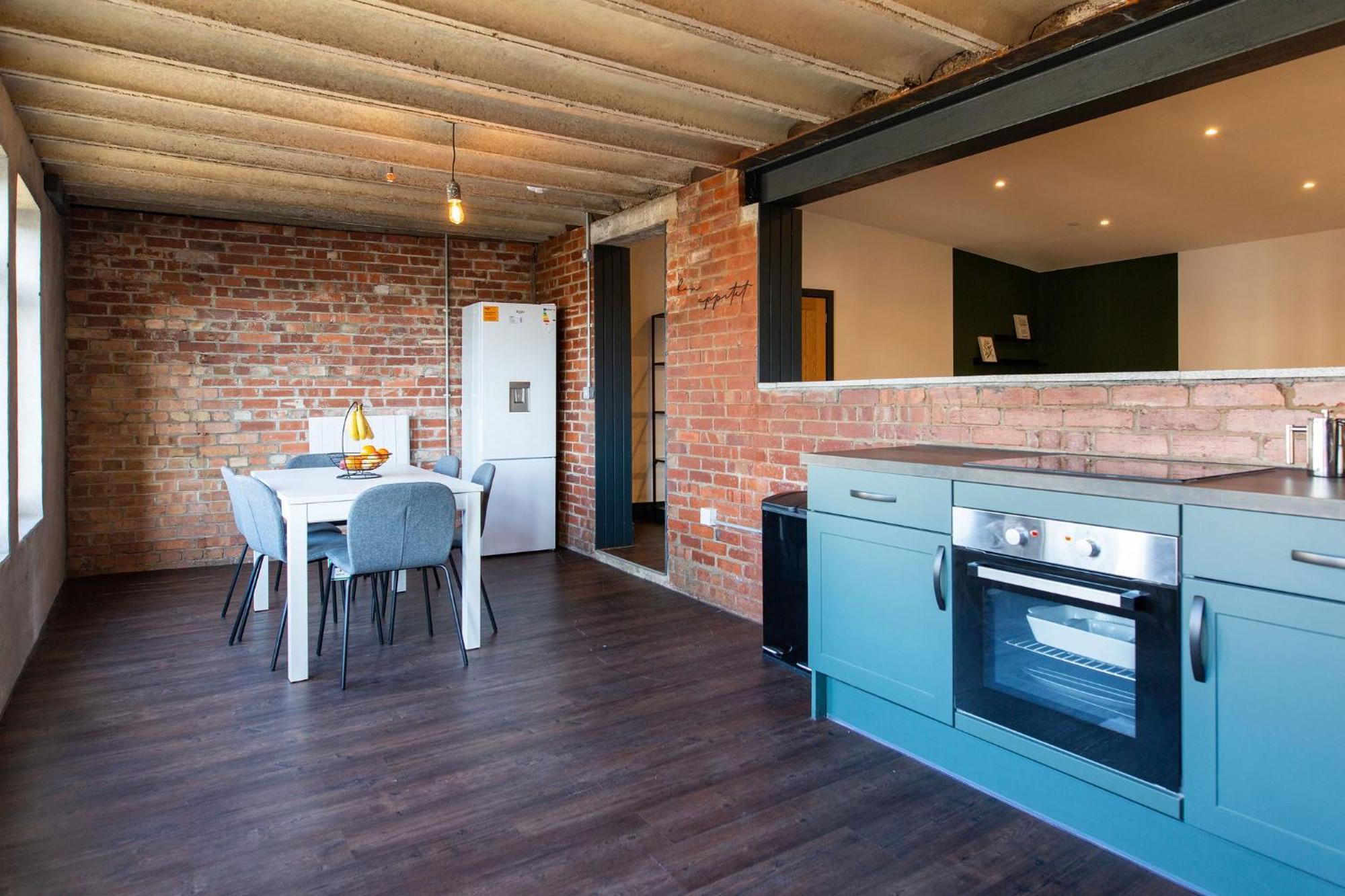The Kingsway- 2 Bedroom Central Swansea Apartments By Stayright Exterior photo