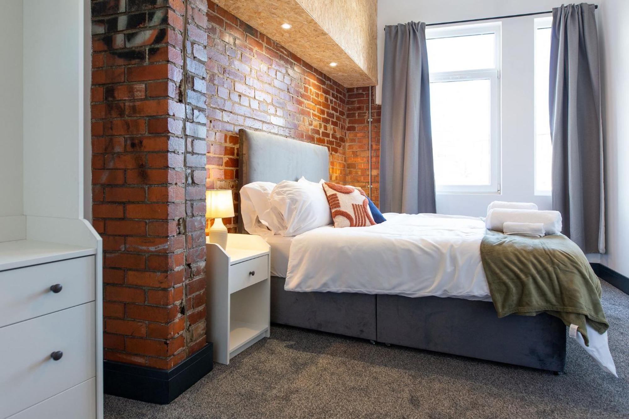 The Kingsway- 2 Bedroom Central Swansea Apartments By Stayright Exterior photo